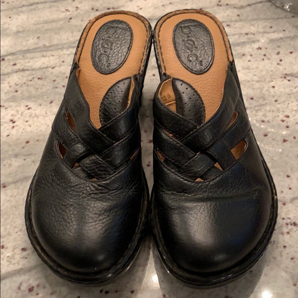 b.o.c sandals/wedge size 8 black